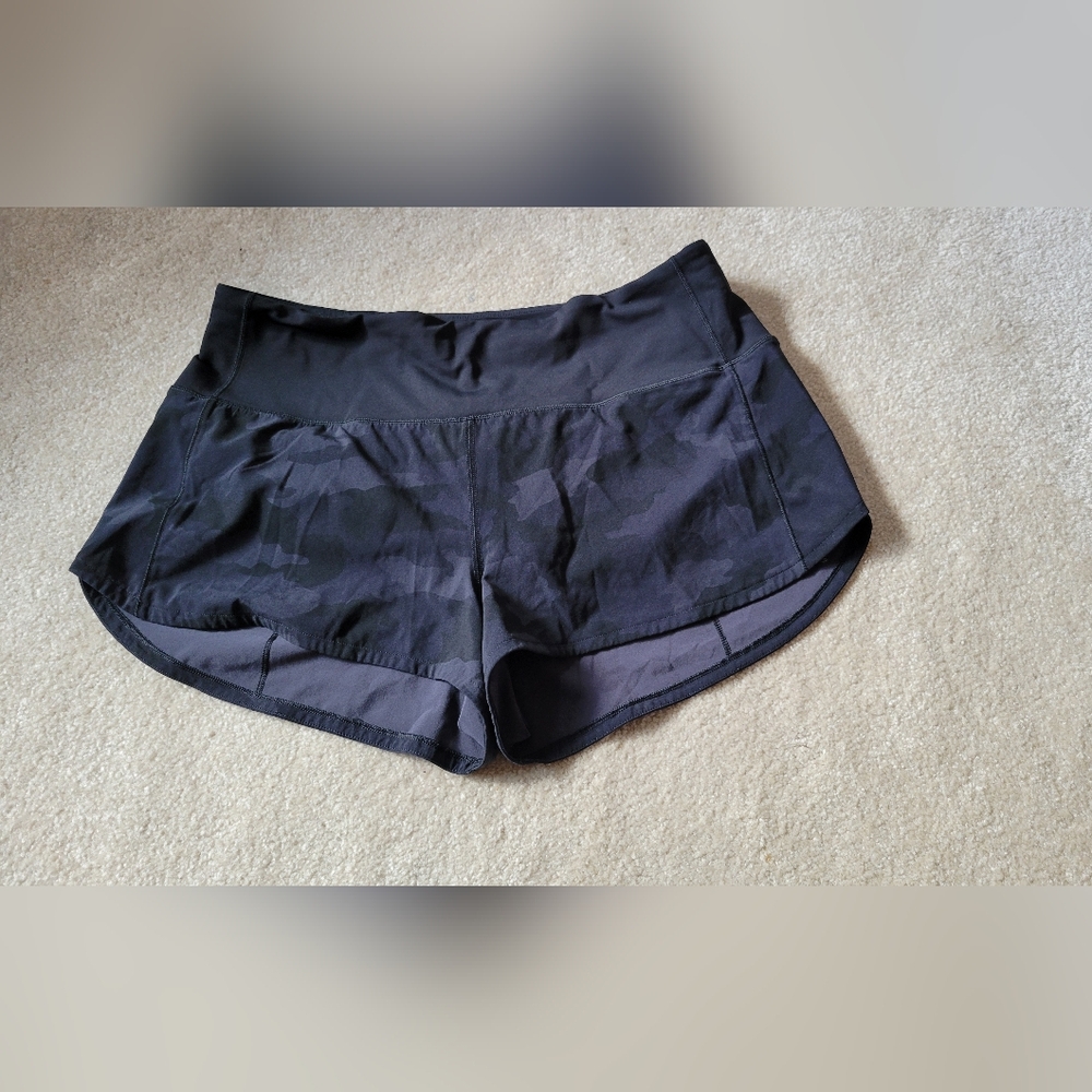 lululemon camo black shorts size 10